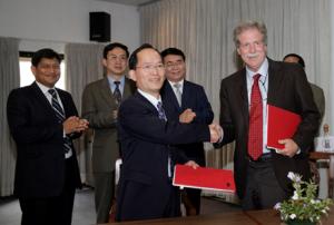 Signing a Memorandum of Understanding between CAST and ICIMOD